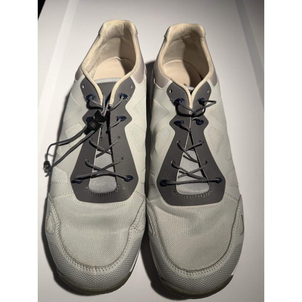 Men's Athletic Sneakers in Light Gray and Charcoal